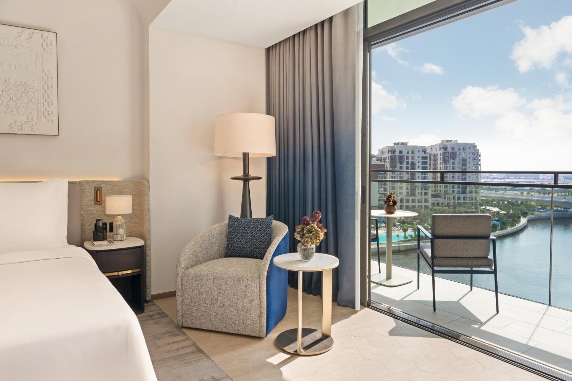 Palace Dubai Creek Harbour Eksteriør billede A guest room at the hotel